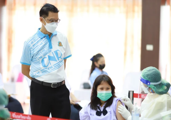 ฉีดวัคซีนป้องกัน COVID-19 (Pfizer) เข็มที่ 2 สำหรับนักเรียนระดับมัธยมศึกษาตอนต้นและรอบเพิ่มเติม (6-11-2564)