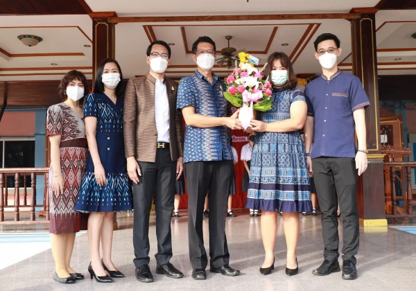 ครูยุพาพร คงอยู่สุข อำลานักเรียน