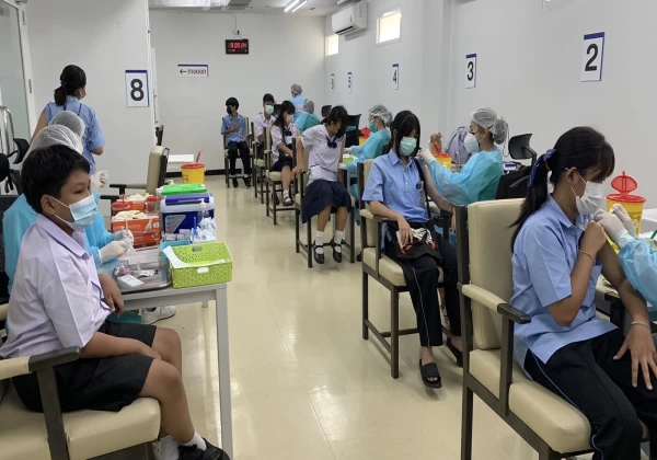 ฉีดวัคซีน PFIZER ป้องกันเชื้อไวรัสโคโรนา 2019 (COVID -19) เข็มที่ 3