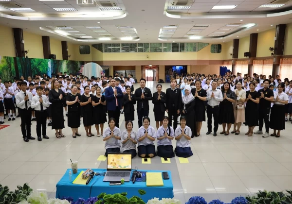 กิจกรรมลูกชิโนรสมารยาทงามตามวิถีไทย และการสวดมนต์ ทำนองสรภัญญะ